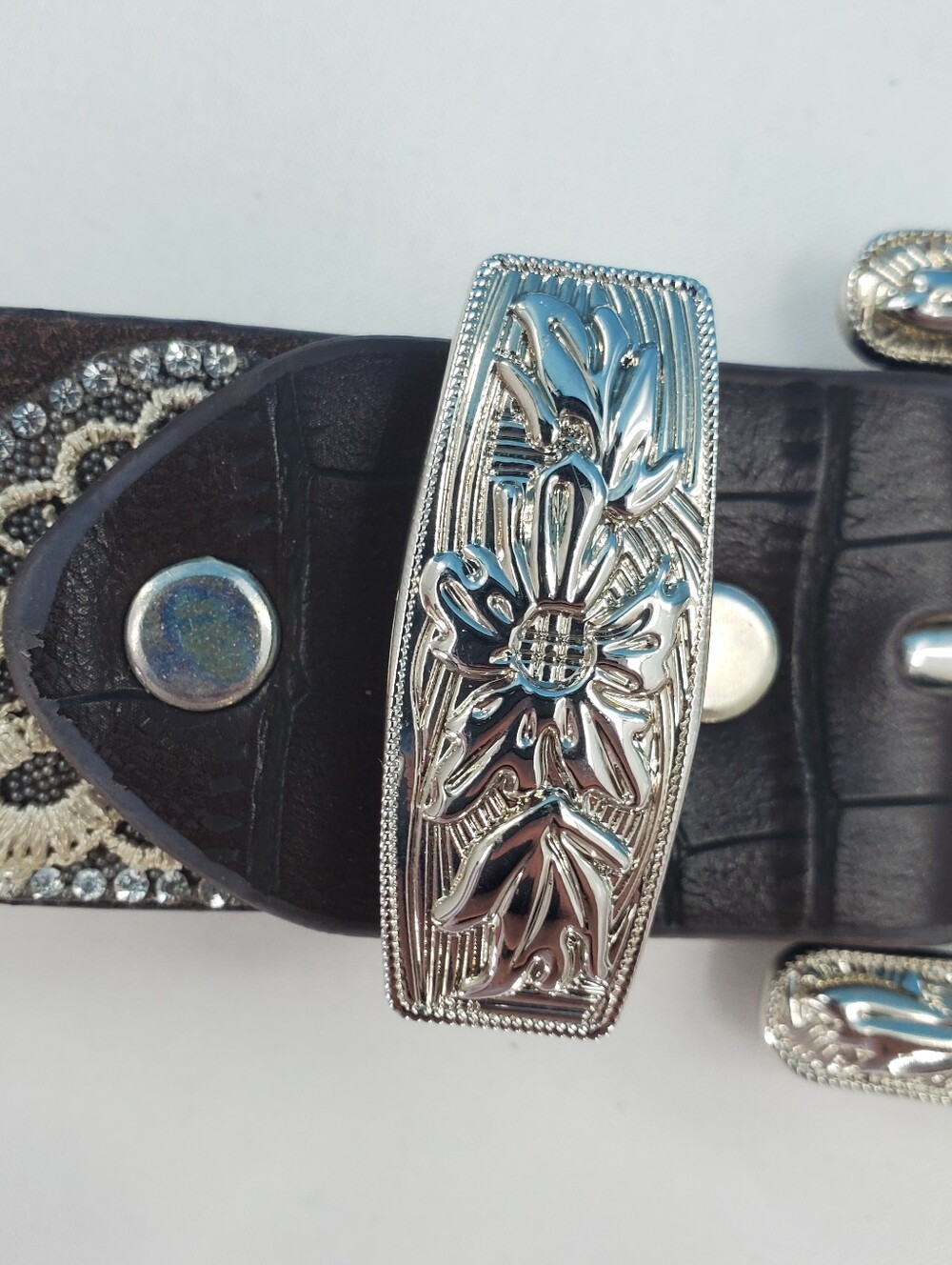 Western style leather belt with rhinestones - Picture 9 of 16